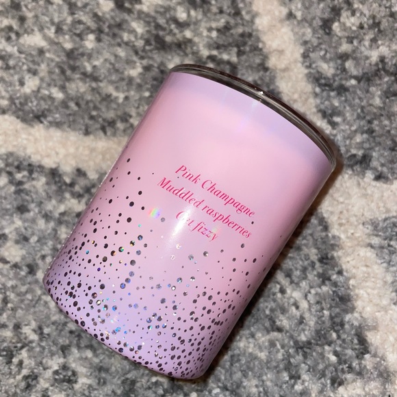NWT Victoria secret candle blushing bubbly - Picture 3 of 11